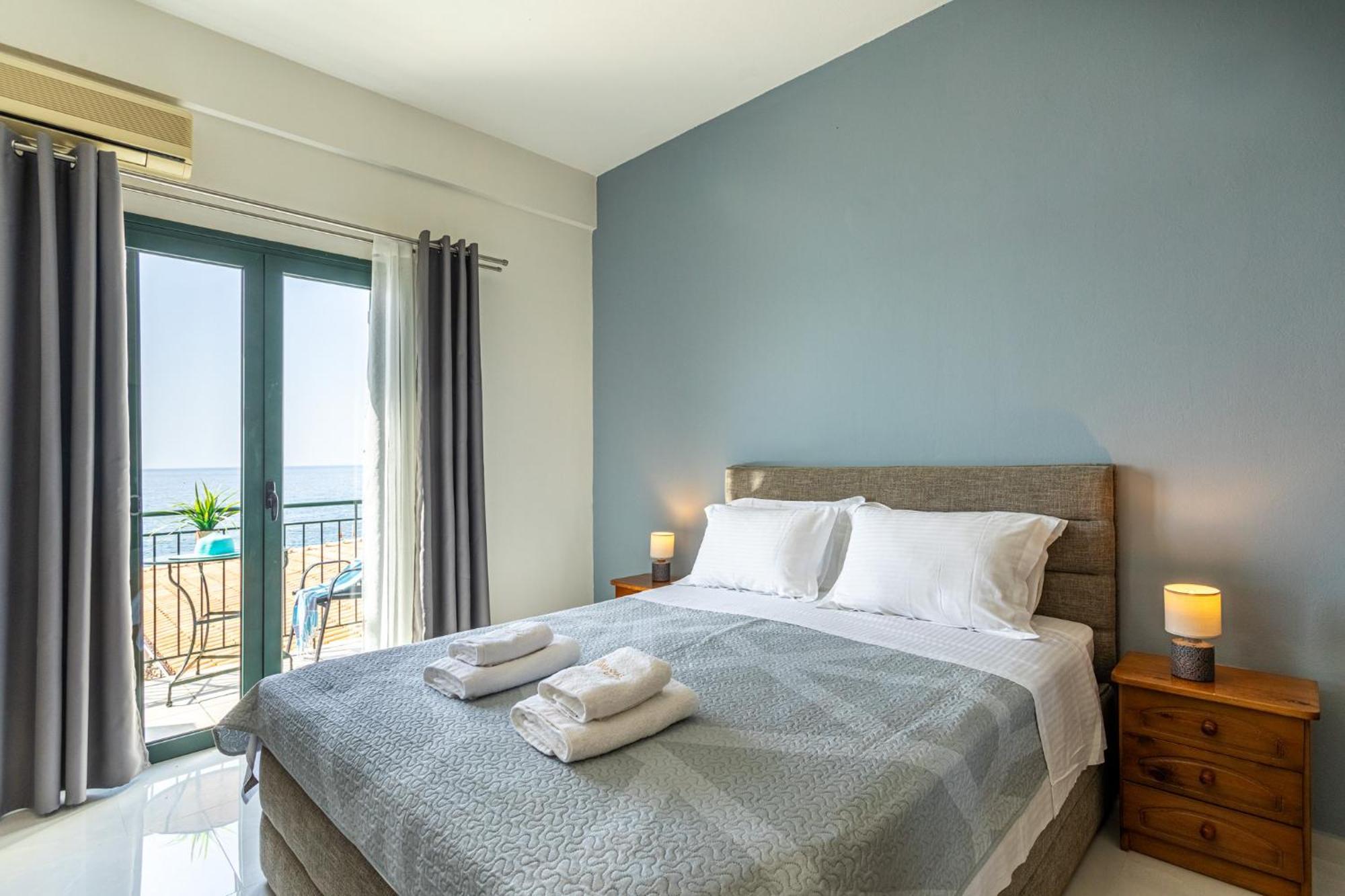 Marina Lejlighedshotel Kardhamili Eksteriør billede