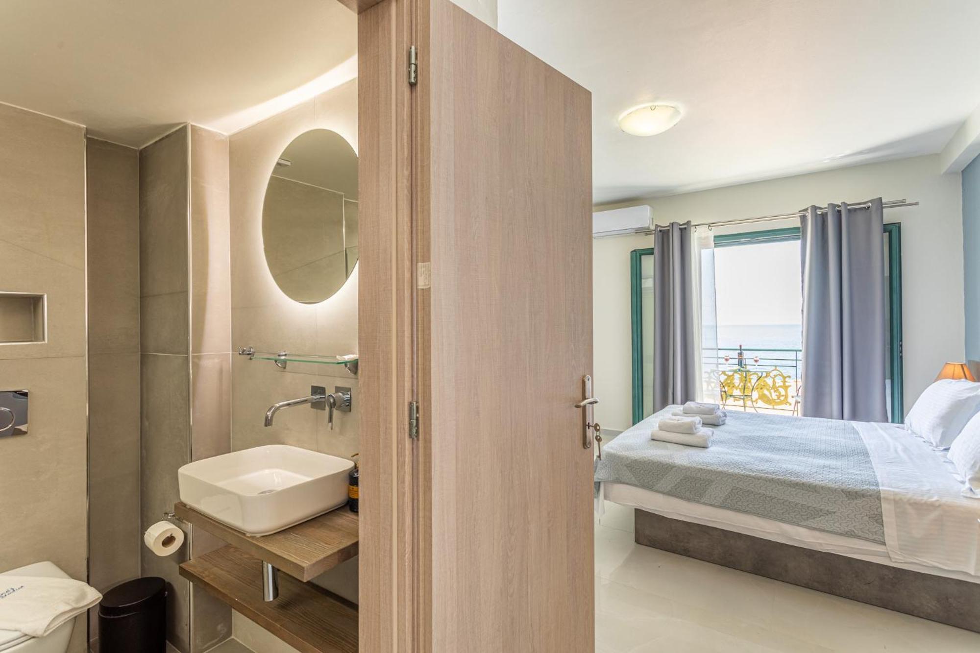 Marina Lejlighedshotel Kardhamili Eksteriør billede