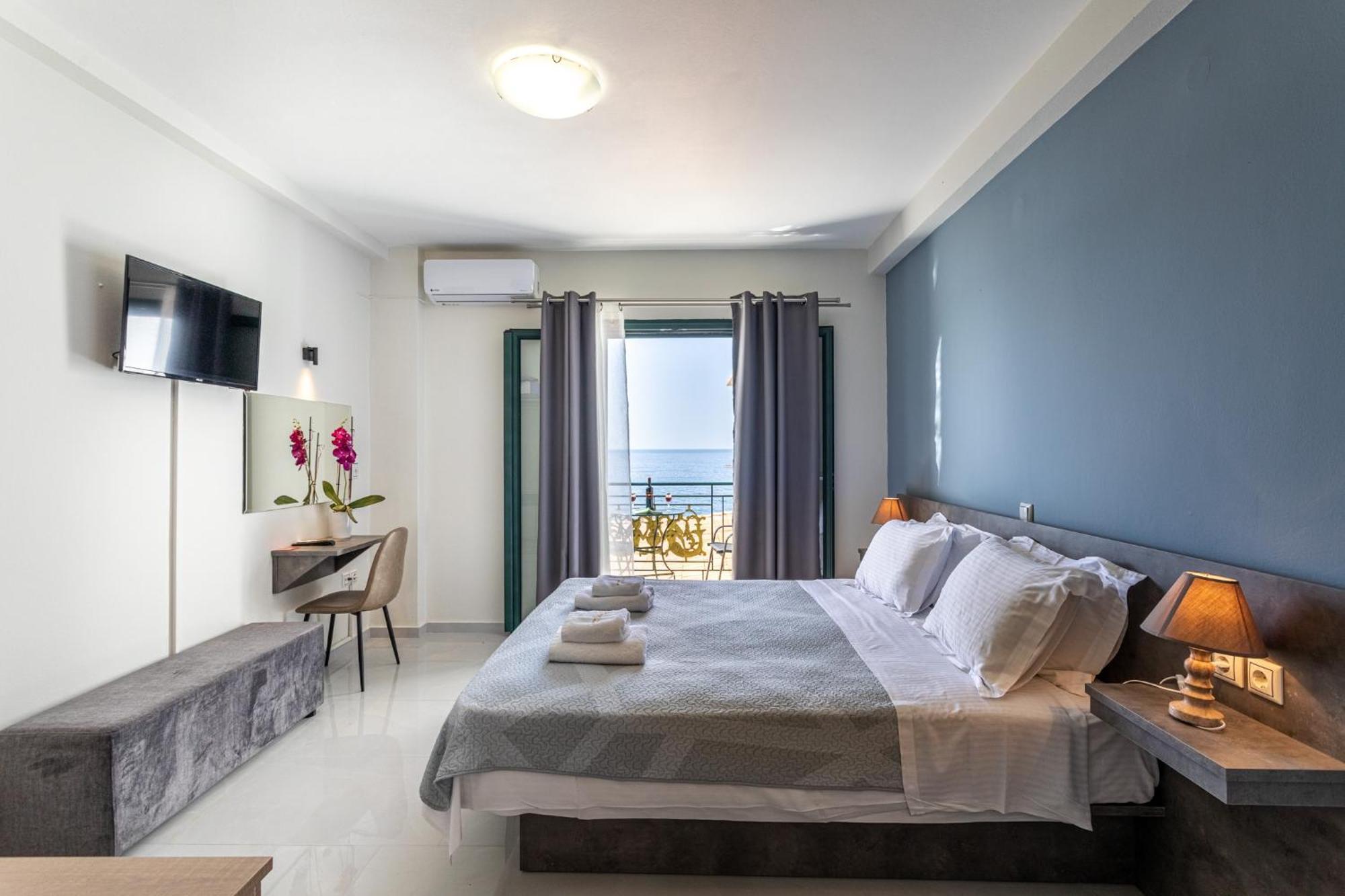 Marina Lejlighedshotel Kardhamili Eksteriør billede
